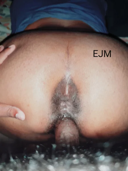 Hermoso culo negro de una mujer mestiza pelirroja con nalgas redondas foto 3