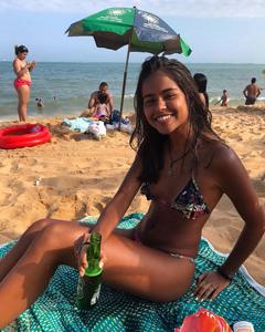 Ragazze brasiliane abbronzate in bikini - foto #11
