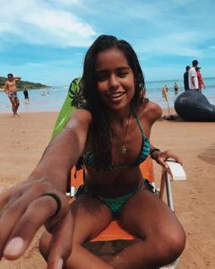 Ragazze brasiliane abbronzate in bikini - foto #3