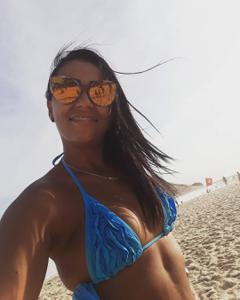 Ragazze brasiliane abbronzate in bikini - foto #81