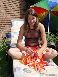 Giovane modella tedesca mostra erotica - foto #69
