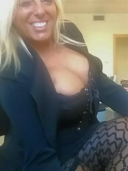 The blonde very rarely has men photo 5