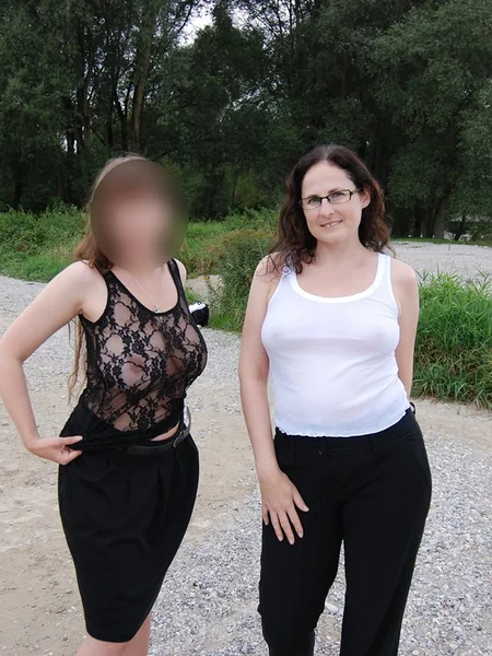 MILF Madura Europea Sabina Desnuda En La Cama Fotos Caseras foto 29
