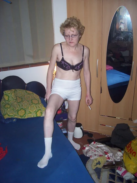 Vieja puta tiene muchas ganas de divertirse y acepta cualquier cosa foto 65