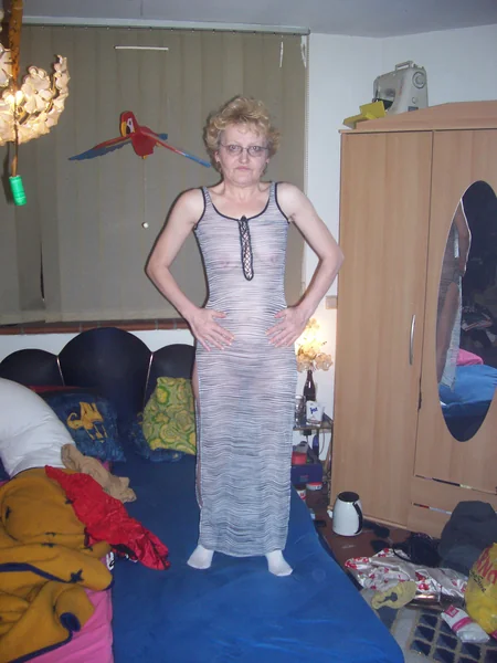 Vieja puta tiene muchas ganas de divertirse y acepta cualquier cosa foto 69