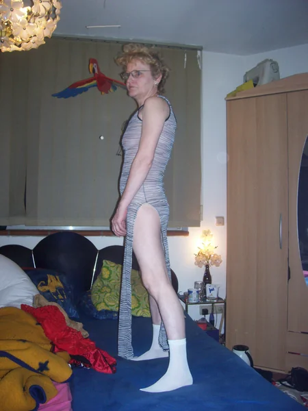 Vieja puta tiene muchas ganas de divertirse y acepta cualquier cosa foto 71