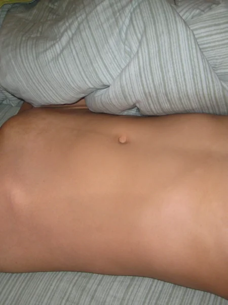 Gros plan sur une chatte asiatique parfaitement rasée photo 26