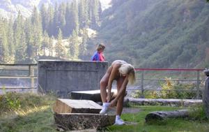 Esibizionista snella nelle alpi austriache - foto #34