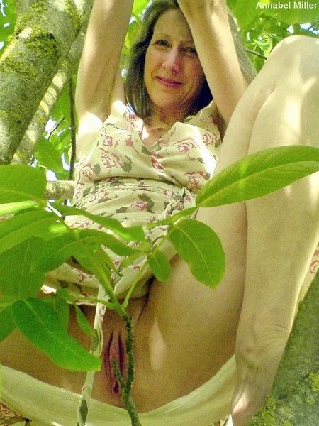 Estética da vagina de uma mulher madura foto 21