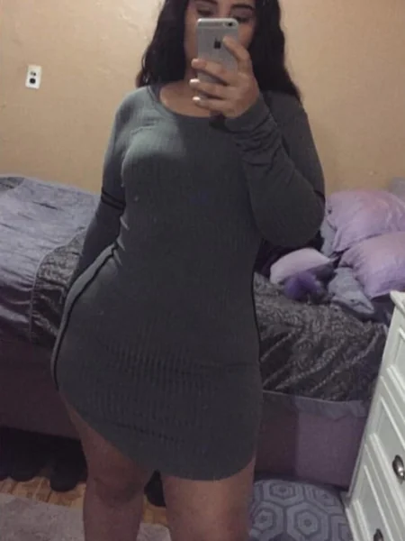 A Latina girl with powerful thighs photo 3