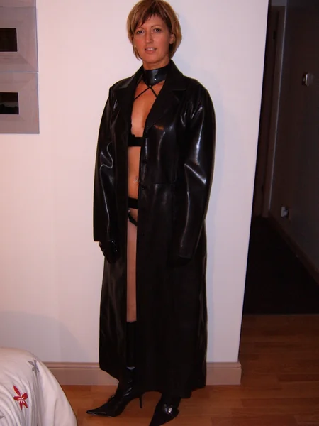 A slut likes bondage and everything in between photo 2