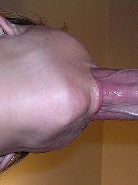 Coroa loira em espartilho sexy posando de forma submissa foto 32