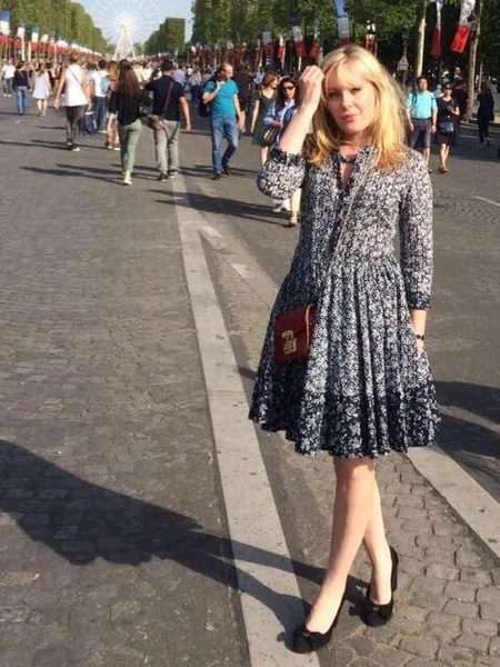 She loves to obey photo 9