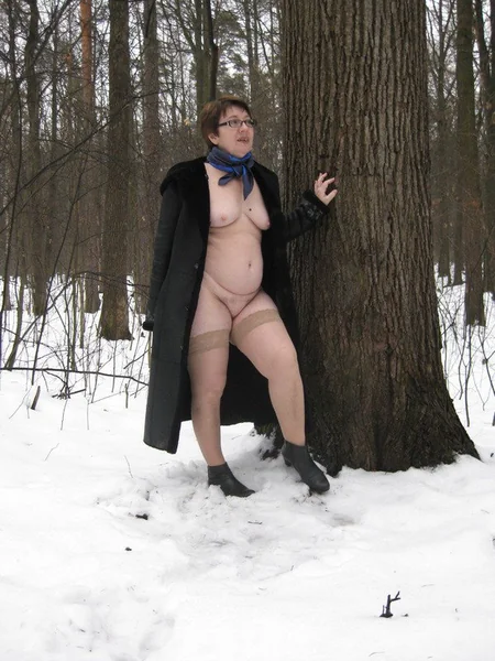 A chubby mature lady prefers to pose nude outdoors photo 7