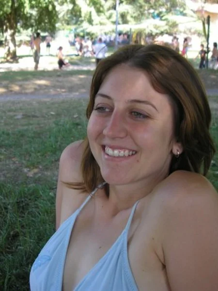 A modest lady photo 15