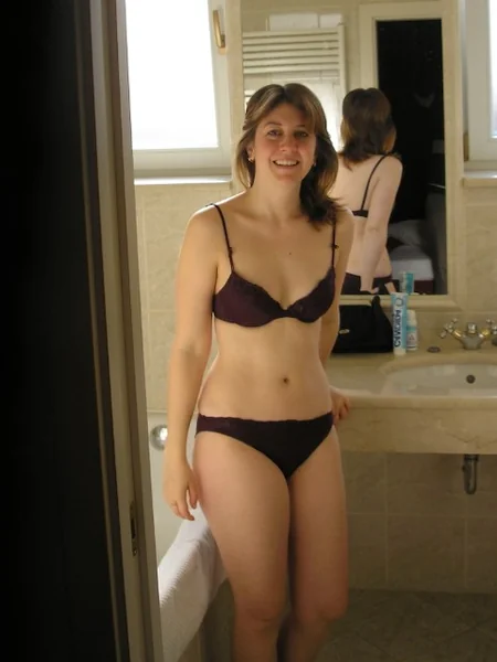 A modest lady photo 16