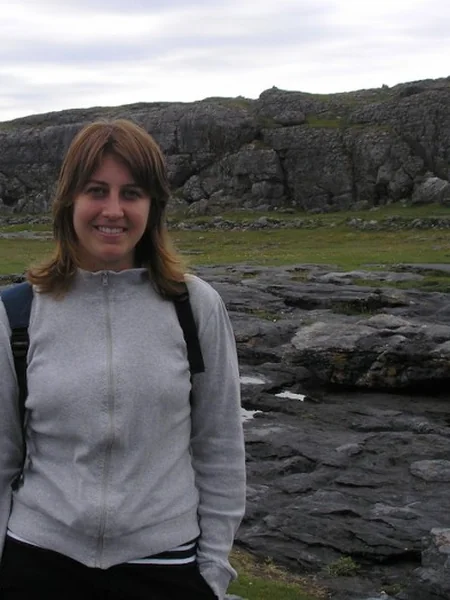 A modest lady photo 18