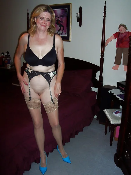 Mature Katie satisfied with black cock photo 5