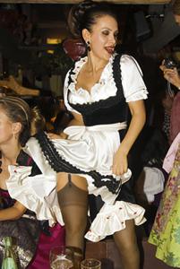 Erotica delle donne tedesche in abiti tradizionali - foto #2