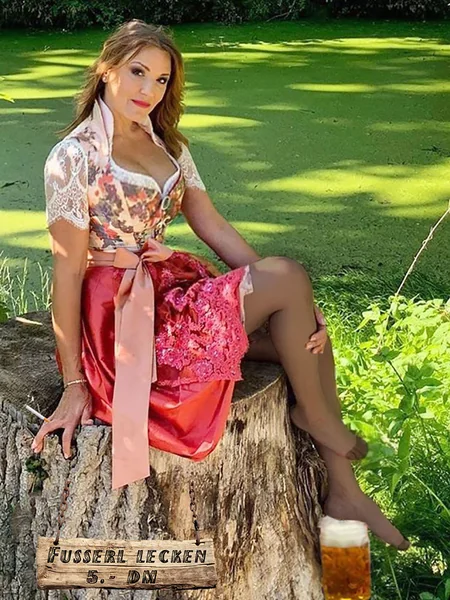 Erotismo de mujeres alemanas con trajes tradicionales foto 30