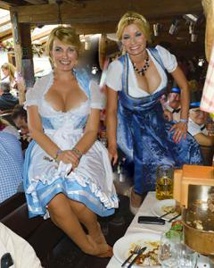 Erotica delle donne tedesche in abiti tradizionali - foto #40
