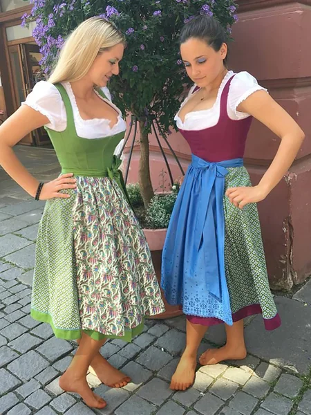 Erotismo de mujeres alemanas con trajes tradicionales foto 83