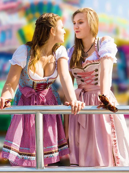 Erotismo de mujeres alemanas con trajes tradicionales foto 84