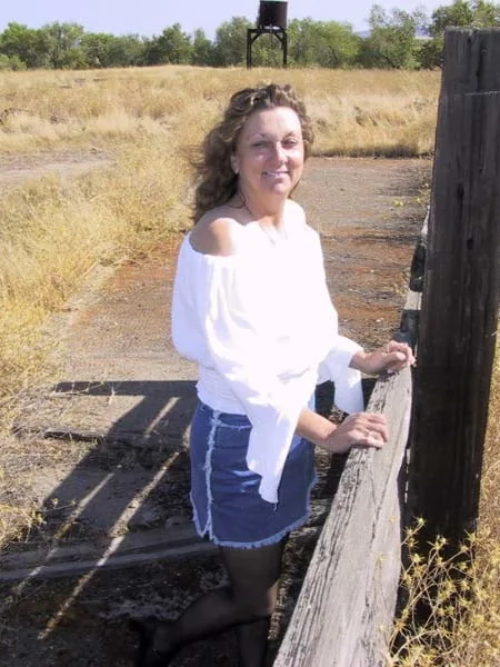 A farmer's wife strips naked in the cattle pen photo 13