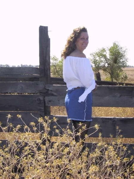 A farmer's wife strips naked in the cattle pen photo 14