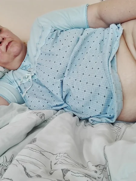 A naked older woman photo 1