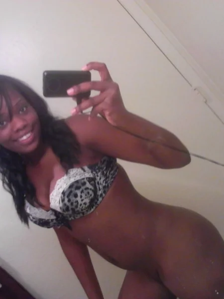 Linda selfie de una mujer negra foto 2