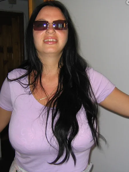 Элегантная полная итальянка любит загорать голой фото 10