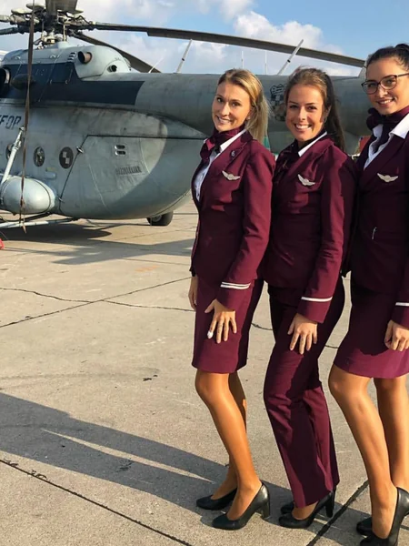 Привлекательная одинокая стюардесса фото 34