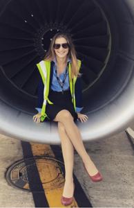 Solo attraente assistente di volo - foto #40