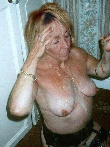 Пожилые лица, покрытые спермой фото 12