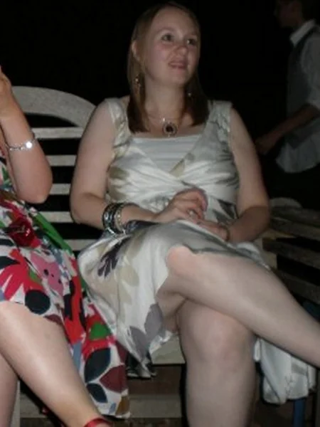 Пьяные британки случайно показывают трусики фото 19