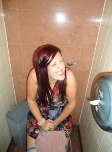 Toilette per ragazze ubriache - foto #3