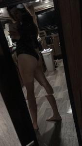 Bella bruna ha mostrato la figa - foto #17