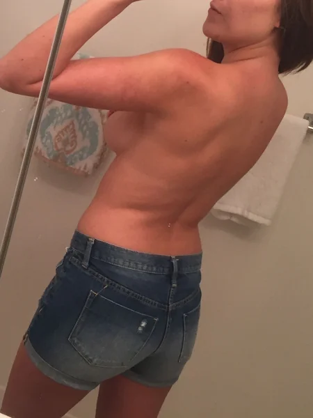 Selfie de uma Rapariga Solitária e em Forma foto 69