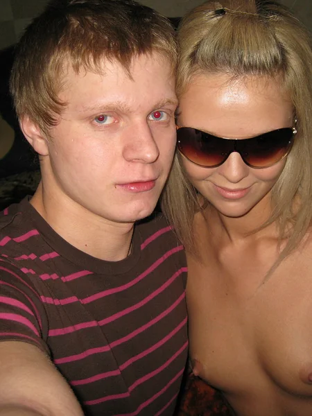 Молодая пара занимается любовью фото 11