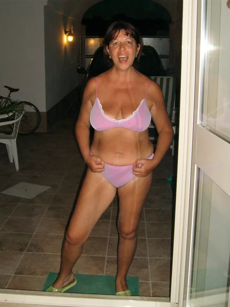 La abuela italiana se desnuda foto 4