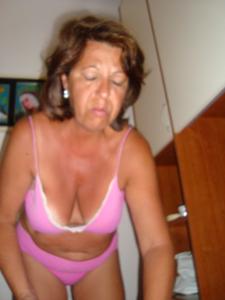 La nonna italiana diventa nuda - foto #69