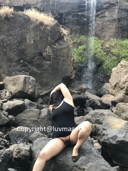 A secret photoshoot of a chubby woman photo 13