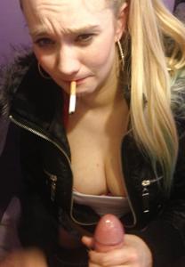 Alla donna tedesca piace succhiare e fumare - foto #42