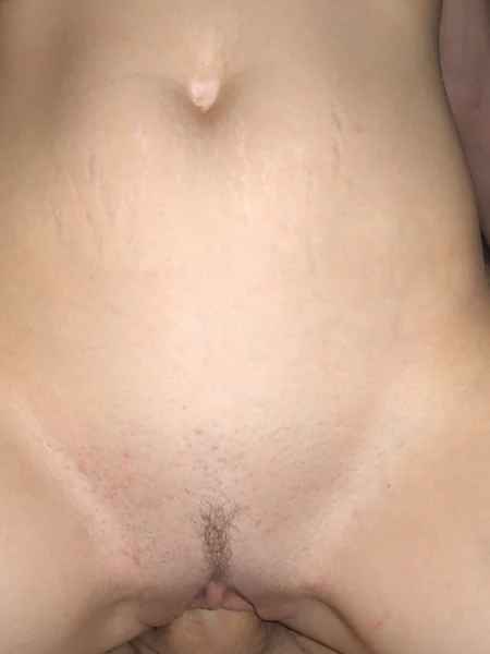 Al chico le encanta lamerle el culo a la chica foto 10