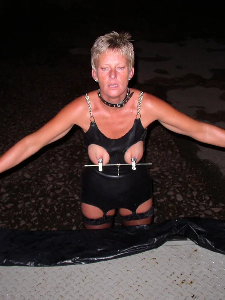 A dinamarquesa madura adora sexo BDSM leve foto 28