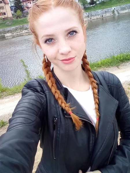 Bosnian glamour girls photo 17