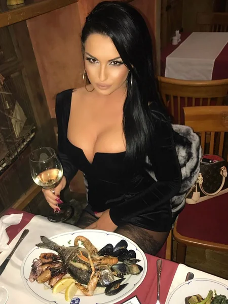 Bosnian glamour girls photo 18