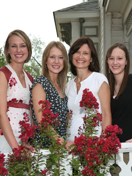 Tiene tetas pequeñas, pero una boca y una lengua grandes foto 12