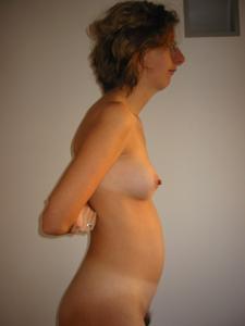 Una donna magra leggermente incinta dei Paesi Bassi - foto #19